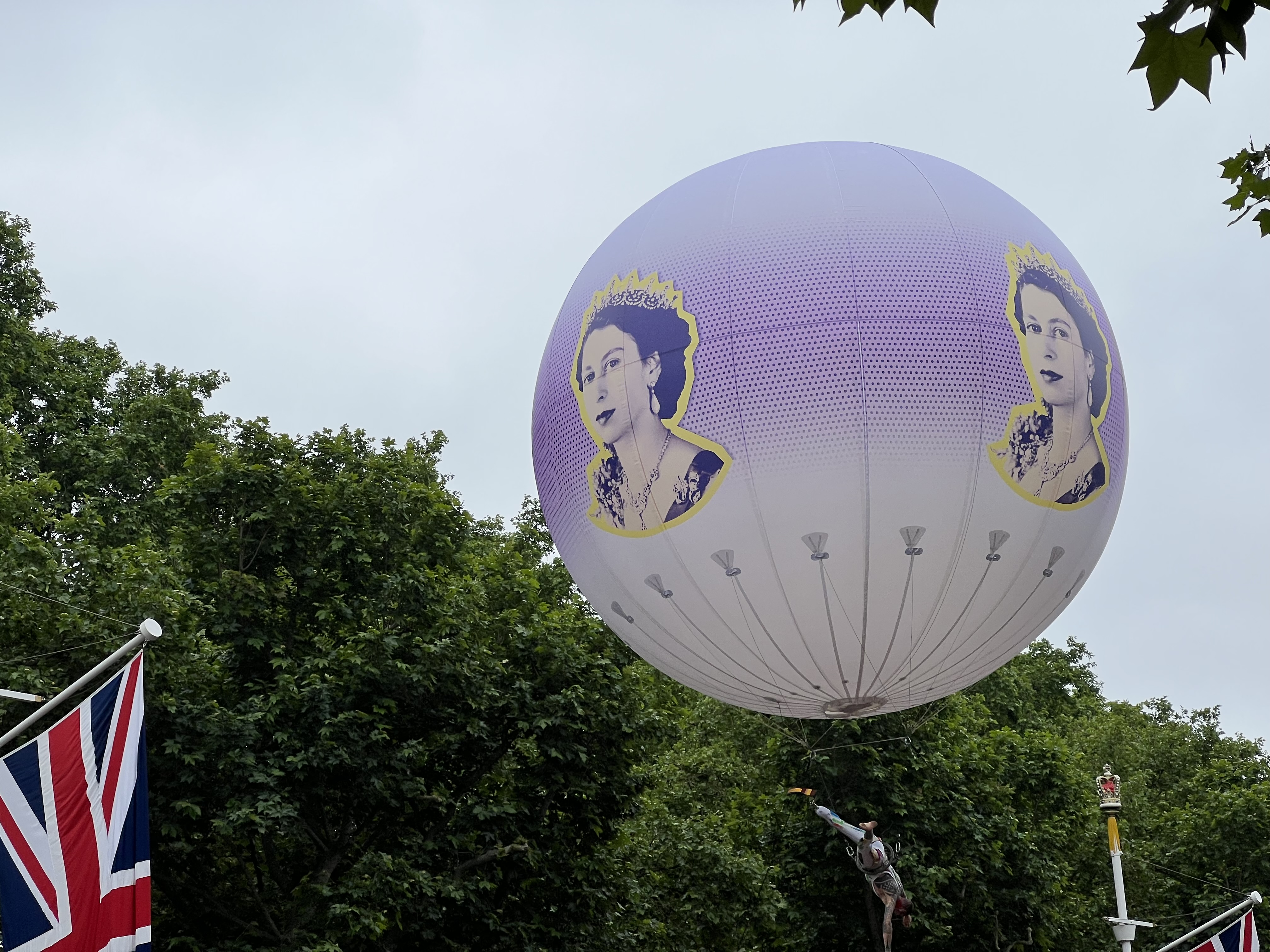 Platinum Jubilee Pageant - The Queen's Baloon