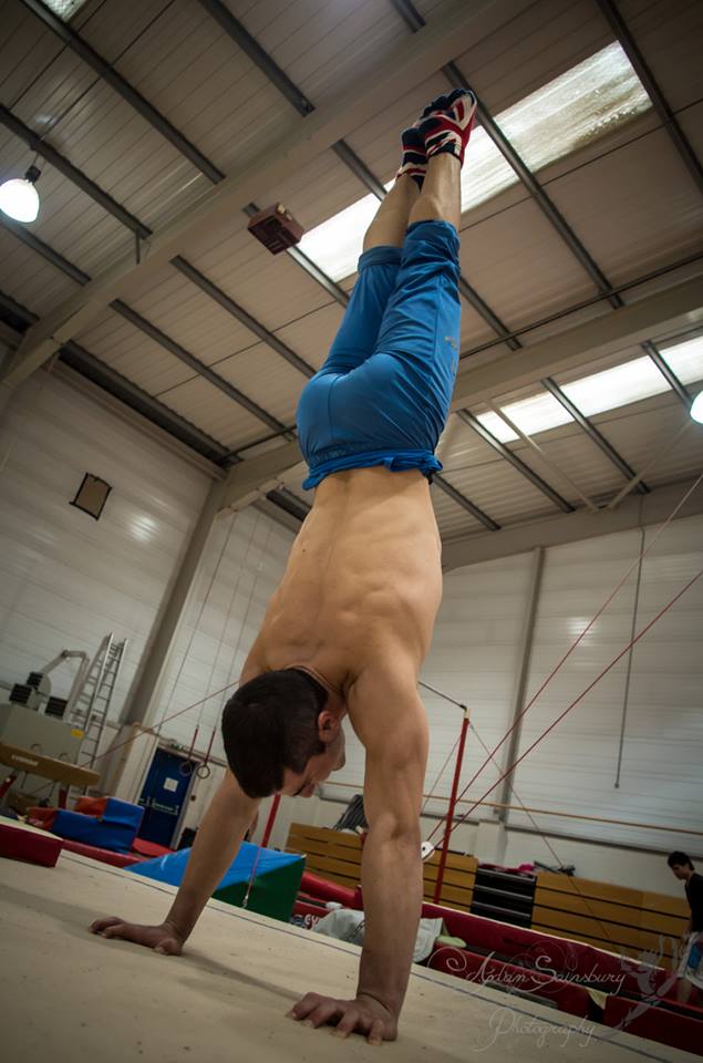 Стефан Колимечков на гимнастическа стойка